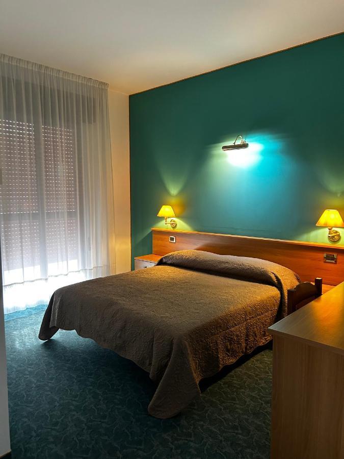 Hotel Rey'S Montegrotto Terme Exterior photo