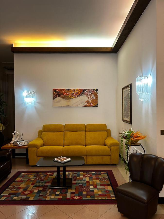 Hotel Rey'S Montegrotto Terme Exterior photo